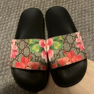 Gucci GG Blooms Supreme floral slide sandal